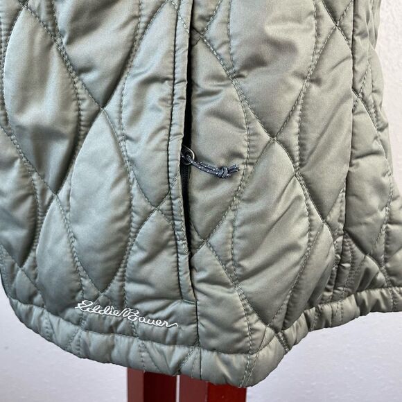 Eddie Bauer Sage Green Quilted Vest Size M EUC - Picture 4 of 7